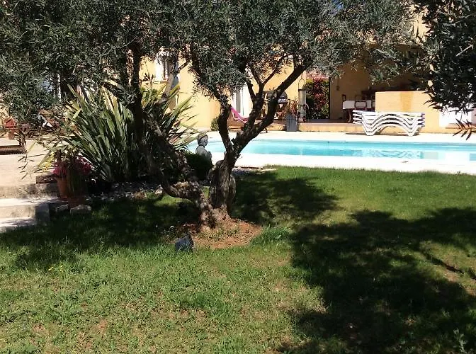 Le Claouraous Calme Bed & Breakfast